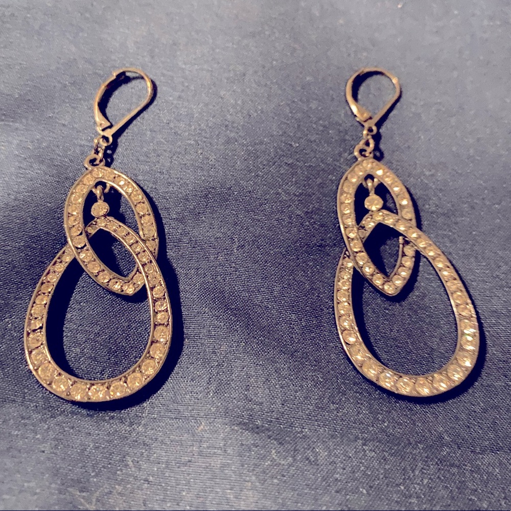 Drop down earrings